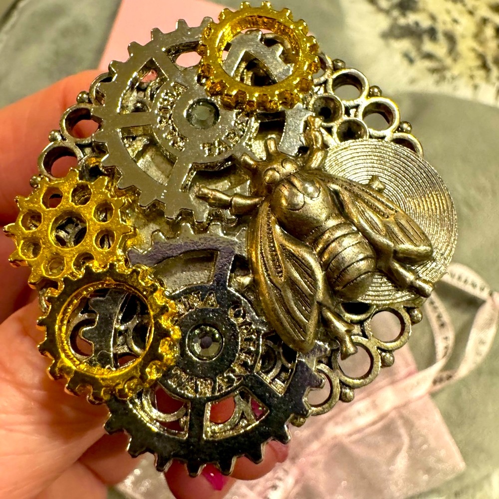 💗♠️📣 Tarina Tarantino 📣💗♠️ SteamPunk gorgeous (Adjustable) heavy Ring‼️